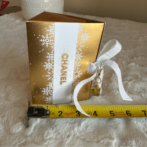 Authentic CHANEL number 5 Charm and Gift Bag - Picture 3 of 9